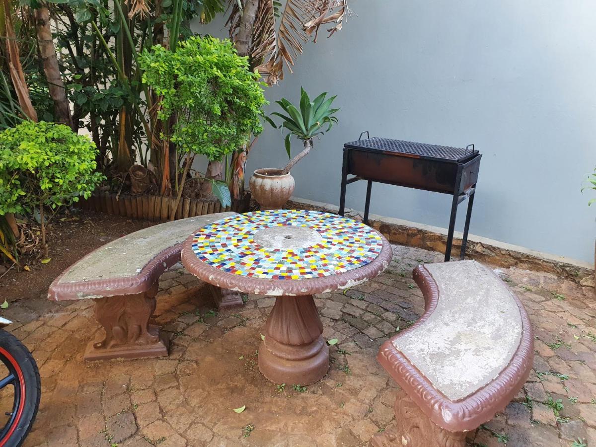 Sun Deck Lodge Hartbeespoort Exterior foto